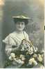 THEMES - Ref C124- Mode -chapeau - Chapellerie - Portrait De Femme Avec Chapeau -panier  Fleurs- Carte Bon Etat - - Mode