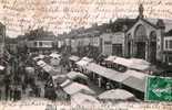 Courtenay.La Place,le Jour Du Marché. - Courtenay