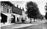 Pont De Vaux   Place Michel Pisat  1950  Biere De Sochaux - Pont-de-Vaux