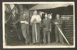 FACTORY WORKERS MAKING AXLES, VINTAGE REAL PHOTO POSTCARD - Industrie