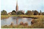 CP ANGLETERRE SALISBURY CATHEDRAL AND RIVER AVON (NON ECRITE QUELQUES PLIS) - Salisbury