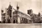 St Albans Abbey - The West Front - Abbaye De St Albans - La Façade Ouest - Hertfordshire