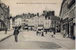 BRETEUIL - Place De L´Hôtel De Ville Et Rue D´Amiens - - Breteuil