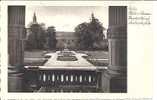 GOTHA. BLICK V. MUSEUM HAUPTPORTAL AUF DENKMALSPLATZ. - Gotha