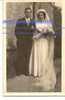Cp Noce Les MARIES Devant Une Habitation ( Mode , Robe ) Origine Famille Etb PHILIPPON à HENRICHEMONT 18 CHER - Marriages