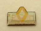 PIN´S RENAULT ANNAPPES (B1) - Renault