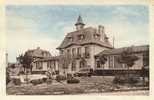 Les Claye-sous-Bois - Mairie , Ecoles ( Vieux Camion ) - Les Clayes Sous Bois