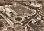 Marmande ( Lot Et Garonne) Vue Aérienne Du Terrain De Sports Stade Foot Ball Et Rugby Avec Joueurs, Photo Ed Cim - Marmande