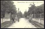 CPA  ANCIENNE- FRANCE- VILLIERS-SUR-MARNE (94)- BOIS DE GAUMONT- Ave. DES ELZÉVIRS AVEC ANIMATION- COLPORTEUR- BUCHERON - Villiers Sur Marne