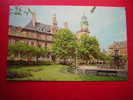 CPSM OU CPM -ANGLETERRE-TOWN HALL AND GARDENS,LEICESTER - PHOTO RECTO /VERSO- CARTE EN BON ETAT,LEGERE CORNE SUR LE CO . - Leicester