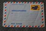 Aérogramme ENTIERS POSTAUX  DE FRANCE  PAR AVION COTE 15 EUROS N°1002 AER NEUF **  JAUNE BLEU & VIOLET - Aérogrammes