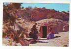 Postcard - Ethnisc, Navajo Family - Unclassified