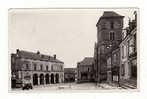 CARTE PHOTO ? 1940 LOUE - LES HALLES ET LA MAIRIE - Loue