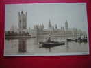 CPA OU CPSM-ANGLETERRE- HOUSES OF PARLIAMENT LONDON -AVEC PENICHES ?? -BATEAUX -NON VOYAGEE  -PHOTO RECTO /VERSO- - Houses Of Parliament