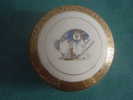 BONBONNIERE  EN PORCELAINE - SOUVENIR DE 1ère COMMUNION - ST UZE - Other & Unclassified