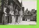 56 JOSSELIN : Vieille Maison à L'angle Des Rues Des Trente Et Du Château - Josselin