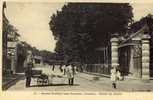 CPA ( 80)SAINT VALERY SUR SOMME Entree Du Chateau (marchand Ambulant) - Saint Valery Sur Somme