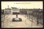 CPA  ANCIENNE- FRANCE- FEURS (42)- LA PLACE DE L'HOTEL DE VILLE- STATUE COLONEL COMBES- COMMERCES- - Feurs