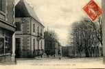 37 - NEUVY-LE-ROI - La Mairie Et La Poste - Neuvy-le-Roi
