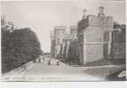 C . P . A   (   WINDSOR   CASTLE  - The North Terrace  - Beau Plan Animé Rare    ) - Windsor Castle