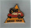 Pin´s  Automobiles  RENAULT, Clio  Rouge  Garage  FERAY - Renault