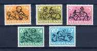 1952    œuvres Pour L’enfance, 582 / 586 **, Cote 18 €, - Ungebraucht