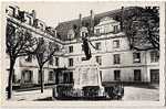 94 VILLEJUIF - La Mairie Et Le Monument Aux Morts - Villejuif