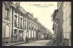 CPA  ANCIENNE- FRANCE- MONTDIDIER (80)- LA RUE JEAN DUPUY ET LA SOUS-PREFECTURE AVANT LES BOMBARDEMENTS- ANIMATION - Montdidier