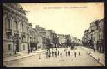 CPA  ANCIENNE- FRANCE- MONTDIDIER (80)- PLACE DE L'HOTEL DE VILLE AVANT LES BOMBARDEMENTS AVEC TRES BELLE ANIMATION- - Montdidier