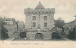 CLERMONT - L'Hôtel De Ville - Le Donjon - Clermont