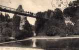 PARIS 19 LES BUTTES CHAUMONT ET LE PONT SUSPENDU   CIRC  1908  EDIT  LL   /   719 - Paris (19)