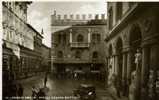 REGGIO EMILIA. P.za C. Battisti. Teatro. Vigile Urbano. Vg. S/fr. Per UDINE 1938. - Reggio Emilia