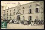 CPA  ANCIENNE- FRANCE- PONT-DE-VAUX (01)- LE COLLEGE AVEC MAGNIFIQUE ANIMATION D'ENFANTS- - Pont-de-Vaux