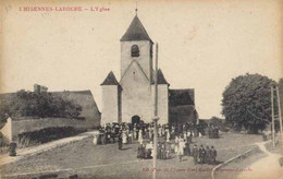 89 . MIGENNES-LAROCHE . L'Eglise . Sortie De Messe  . - Migennes