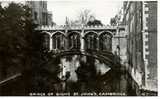 CAMBRIDGE  - Bridge Of Sighs St. John´s  ( Bateliers ) -  BELLE CARTE PHOTO ANIMEE  SM  - - Cambridge