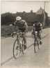 P 168 - PHOTO -  JESUS GALDEANO Suivi De  STABLINSKI Au Cours De La 4em étape Roubaix - Rouen - 29 6 1959 - Cycling