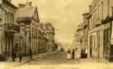 60-- CLERMONT -- LA RUE D´ AMIENS -- - Clermont