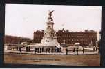 RB 624 - Early Real Photo Postcard Queen Victoria Memorial & Buckingham Palace London - Buckingham Palace