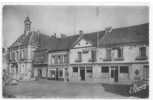 51 // ESTERNAY - Place De L'Hotel De Ville, 8757  / Hotel De L'Union / VESPA à Gauche - Esternay