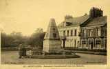 59  -  MONT-CASSEL - Monument Commémoratif Des Trois Batailles -1935 - ANIMEE - ( Petite Déchirure Coté Gauche ) - Cassel