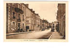 CPA  ERNEE   Avenue Carnot  Avec L'hotel Carnot Sur Gauche - Ernee