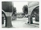 MIRANDE - Les Arcades Et La Place Astarc ( AUTOMOBILES ) - Mirande