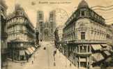 Bruxelles - église Et Rue Sainte-Gudule - Prachtstraßen, Boulevards