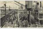 Carte Postale Ancienne Pauillac - Embarquement Des Passagers à Bord D'un Paquebot Aux Appontements - Bateau - Pauillac