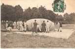 CAMP DE CHALONS.   Les Aérostiers En Campagne. Commencement D'un Gonflement - Montgolfières