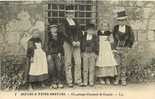 Morbihan -ref B383- Moeurs Et Types Bretons - Un Groupe D Enfants De Gourin - - Gourin