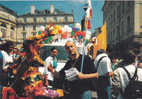 Rennes  - 1999  Gay  And Lesbian Pride . Char Aides . Place Mairie - Demonstrations