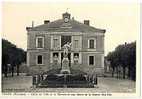 53 CRAON - Hotel De Ville Et Monument Aux Morts De La Guerre - Craon