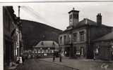 CPA De REVIN Carte N° 74 Rue Victor Hugo Et L'hôtel De Ville - Revin