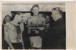 P 350 - PHOTO - BOXE - OLSON à Gauche Regarde TURPIN  Sur La Balance Au Madison Square Garden 1953 - Ect  Voir Résumé - - Other & Unclassified